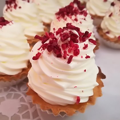 Smilšu mīklas groziņš ar svaiā siera krēmu un piparkūku pildījumu