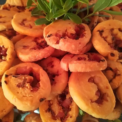 Siera-šķiņķa kārumiņš