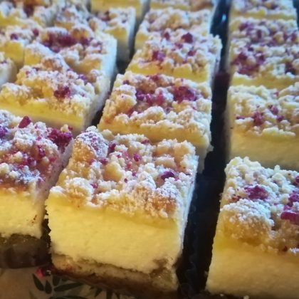 Rabarberu biezpiena plātsmaize