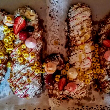 Salds kliņģeris ar biezpienu un ķiršiem