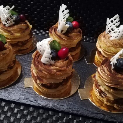 Riekstu-karameles smilšu kūka