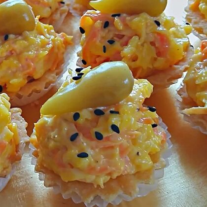 Siera groziņš ar siera salātiem