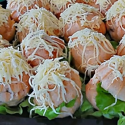 Plaucētās mīklas siera bumbiņas