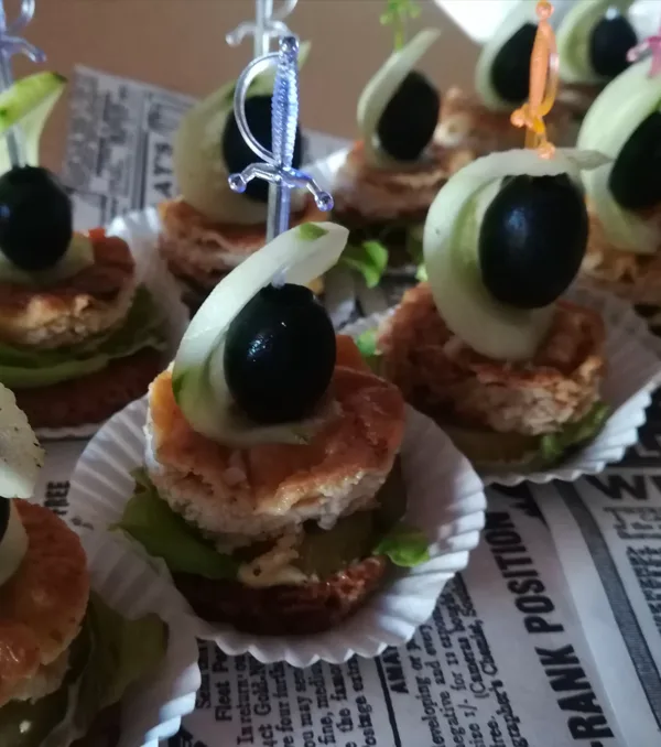 Marinētas karbonādes kanape